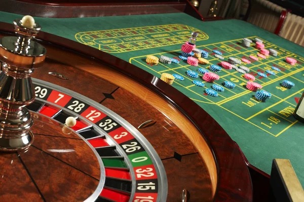 juragan 4d mobile app interface showing football markets and live dealer options